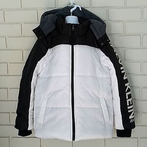Calvin Klein Youth Hooded Puffer Coat. Size 14-16 Youth. NWT